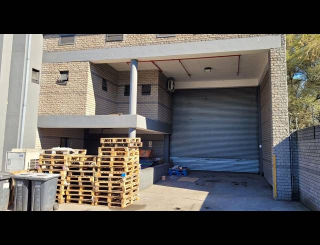 2,651M² WAREHOUSE TO LET IN EPPING INDUSTRIAL